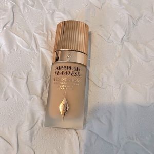 Charlotte Tilbury Airbrush Flawless Foundation in 7 Neutral